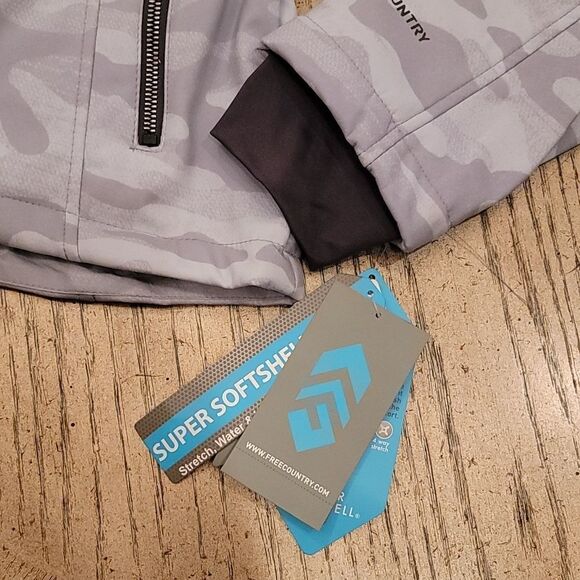 Silver Camo hooded jacket NWT 🤍 - Picture 3 of 9